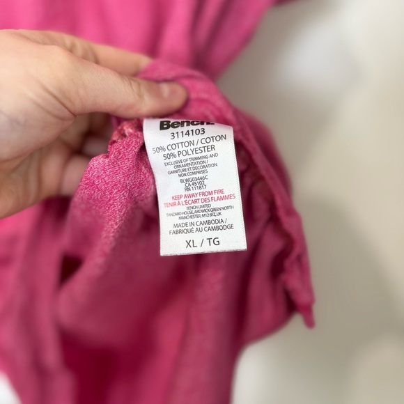 🎉3/20$🎉 Bench Heathered Pink Logo Tee - Size XL - Picture 3 of 5